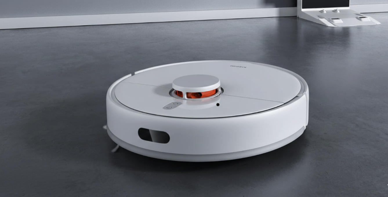 Xiaomi Vacuum X10 robot süpürge ve otomatik toz boşaltma istasyonu detaylı inceleme görseli.